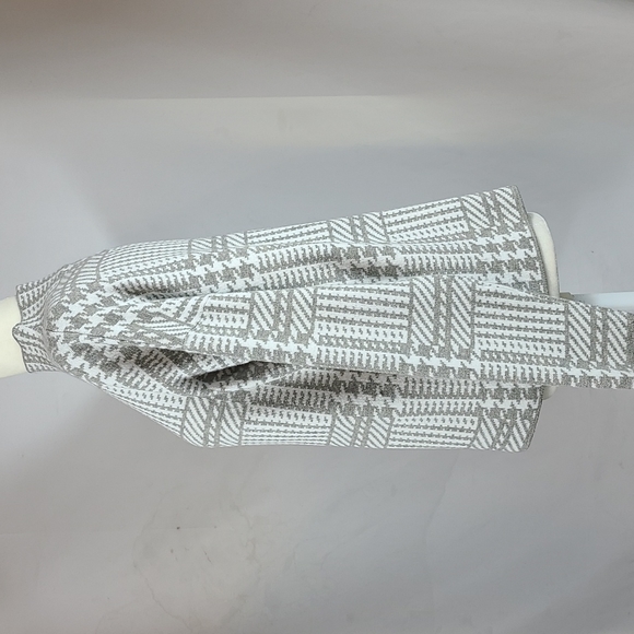 Max Studio Sweater - Picture 7 of 13